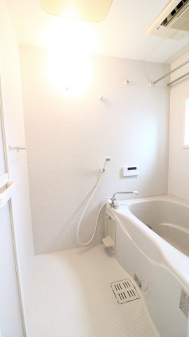 地下鉄西神・山手線 伊川谷駅 バス乗車時間：11分 最寄りバス停で下車 徒歩5分 2階建 築21年の風呂写真