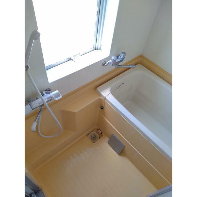 バス・シャワールーム　現在居住中のため、同タイプ別部屋の写真になります。
