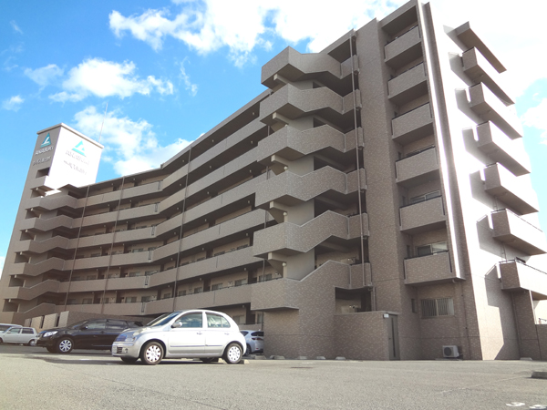 建物外観　存在感あります。