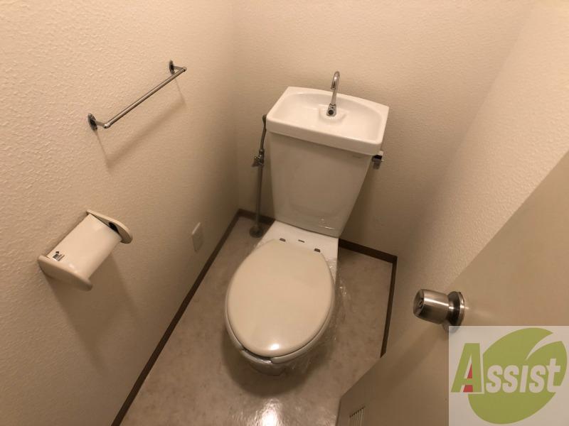 地下鉄南北線 麻生駅 徒歩5分 11階建 築47年のトイレ写真