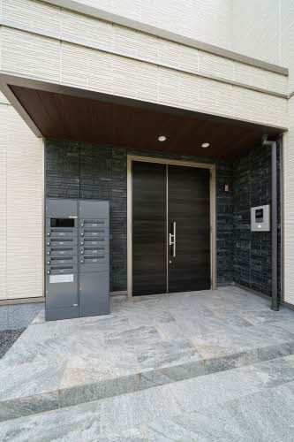 建物外観　正面口