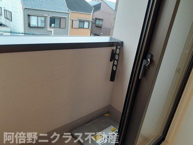 バルコニー　暖かな日差しのふりそそぐバルコニー