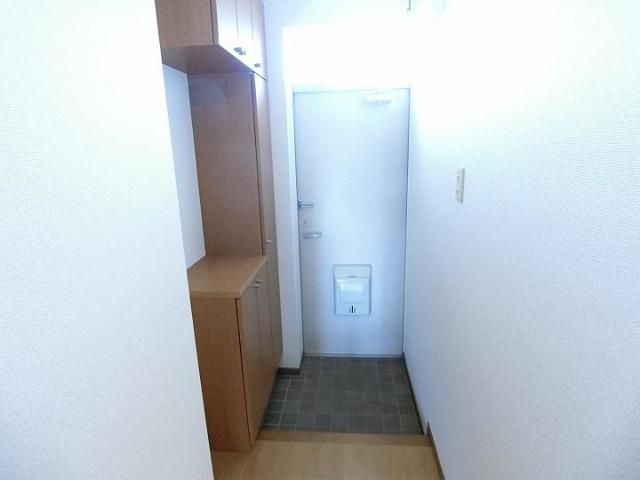 ＪＲ東海道本線 大垣駅 バス乗車時間：14分 最寄りバス停で下車 徒歩7分 2階建 築25年の玄関写真