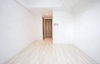 M-RESIDENCE新大阪Gardenの居間写真