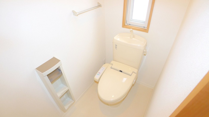 クリスタルコ-トのトイレ写真