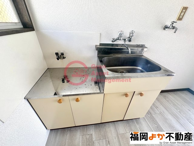 キッチン　【福岡よか不動産】コンパクトなキッチンで掃除もラクラク