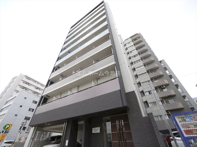 建物外観　外観　オートロック　宅配ＢＯＸ　防犯カメラ付き