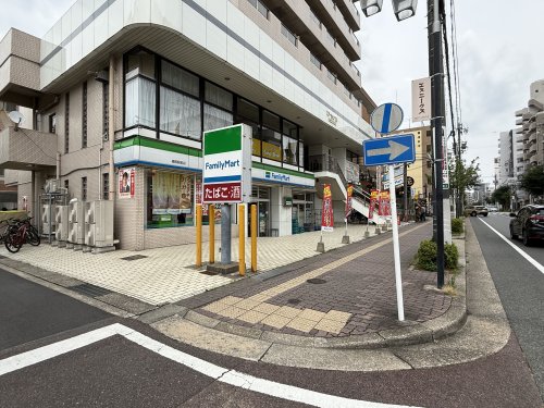 コンビニ　ファミリーマート植田駅（コンビニ）まで217m