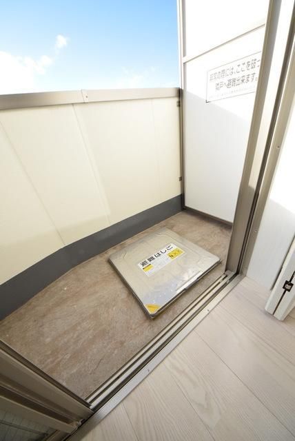 バルコニー　専用バルコニー