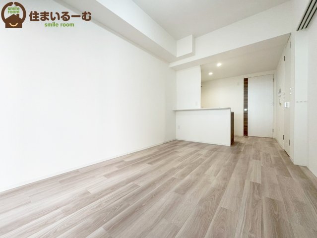 地下鉄谷町線 谷町四丁目駅 徒歩5分 15階建 築2年の居間写真