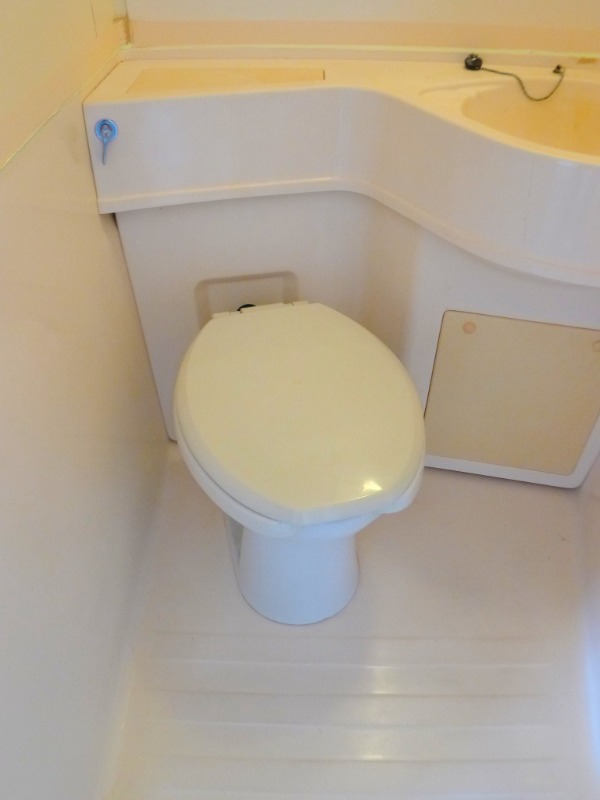 地下鉄名城線 矢場町駅 徒歩5分 5階建 築49年のトイレ写真