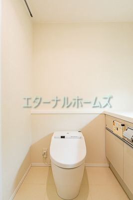 東京メトロ丸ノ内線 四谷三丁目駅 徒歩4分 11階建 築18年のトイレ写真