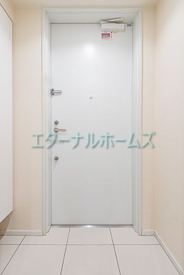 東京メトロ丸ノ内線 四谷三丁目駅 徒歩4分 11階建 築18年の玄関写真