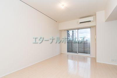 東京メトロ丸ノ内線 四谷三丁目駅 徒歩4分 11階建 築18年の居間写真