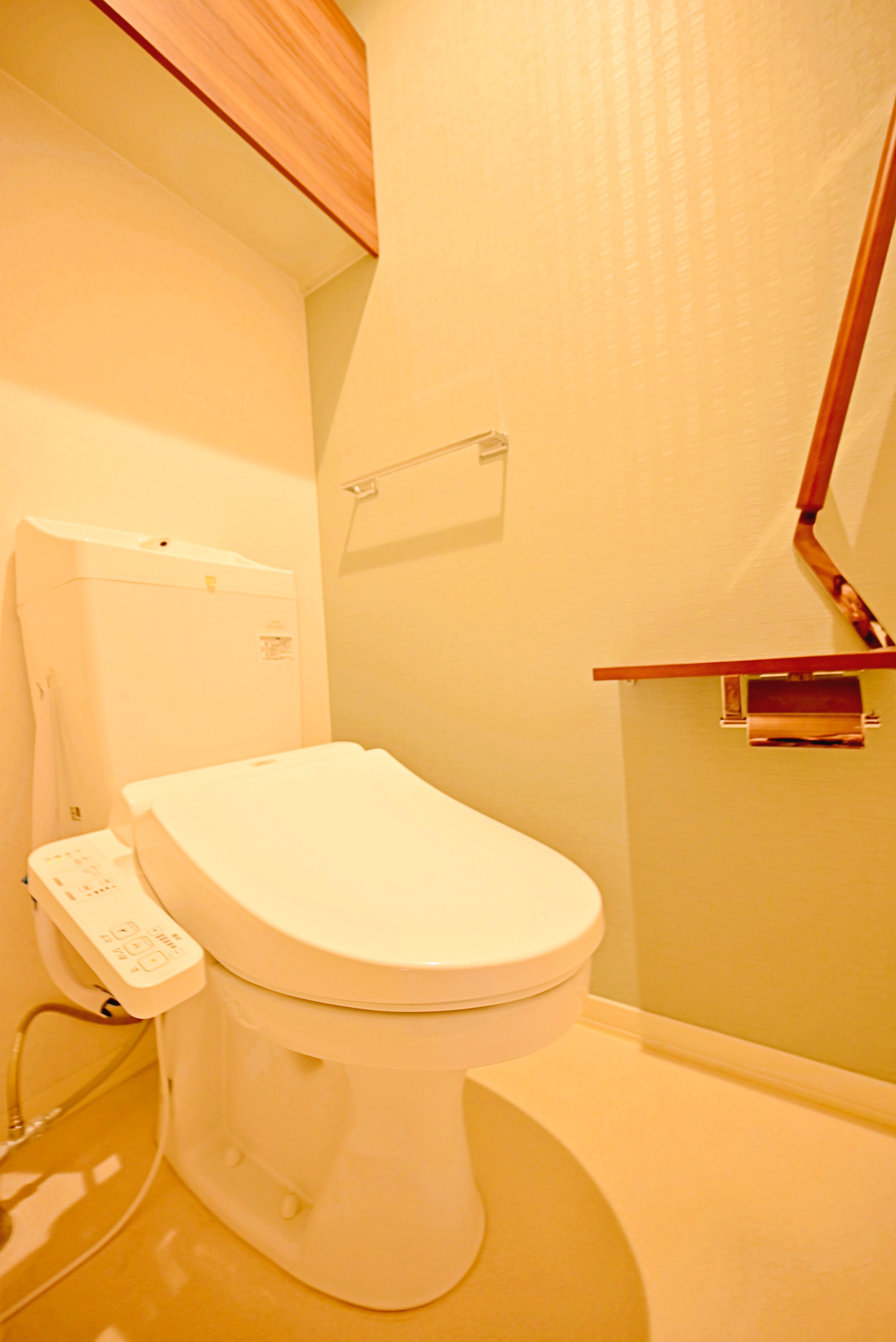 ＪＲ山陽本線 向洋駅 徒歩17分 3階建 築6年のトイレ写真