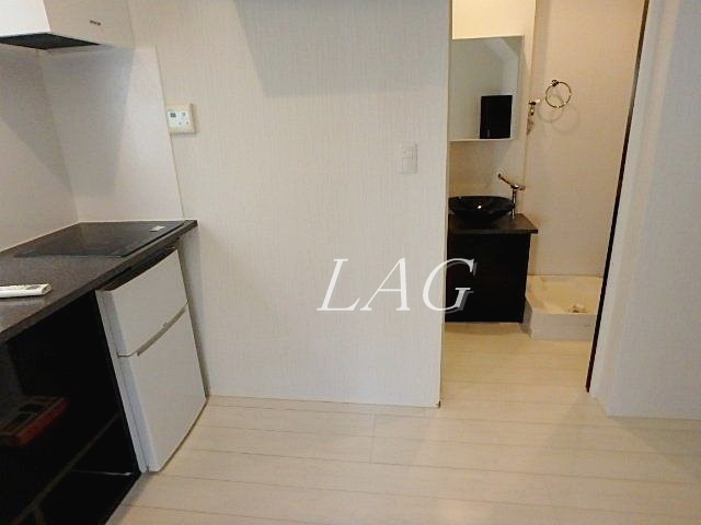 東京メトロ半蔵門線 表参道駅 徒歩10分 3階建 築11年の居間写真
