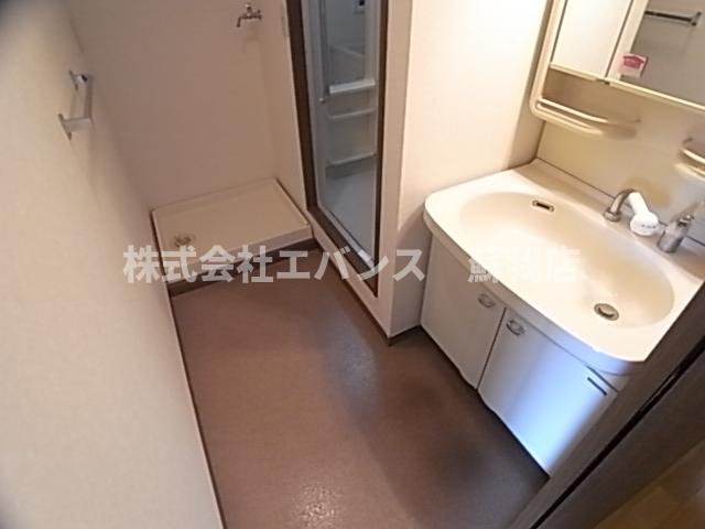洗面設備　コンパクトで使いやすい洗面所