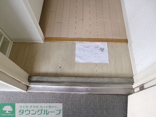 玄関　玄関　※2023年8月撮影