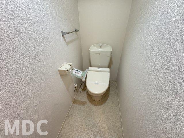 ＪＲ高徳線 徳島駅 徒歩35分 3階建 築16年のトイレ写真