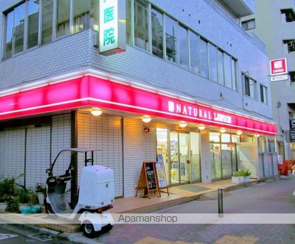 コンビニ　ナチュラルローソン東麻布三丁目店（コンビニ）まで192m