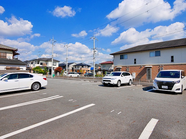 駐車場　駐車場完備です