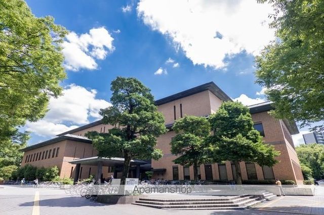 図書館　鶴舞図書館（図書館）まで450m