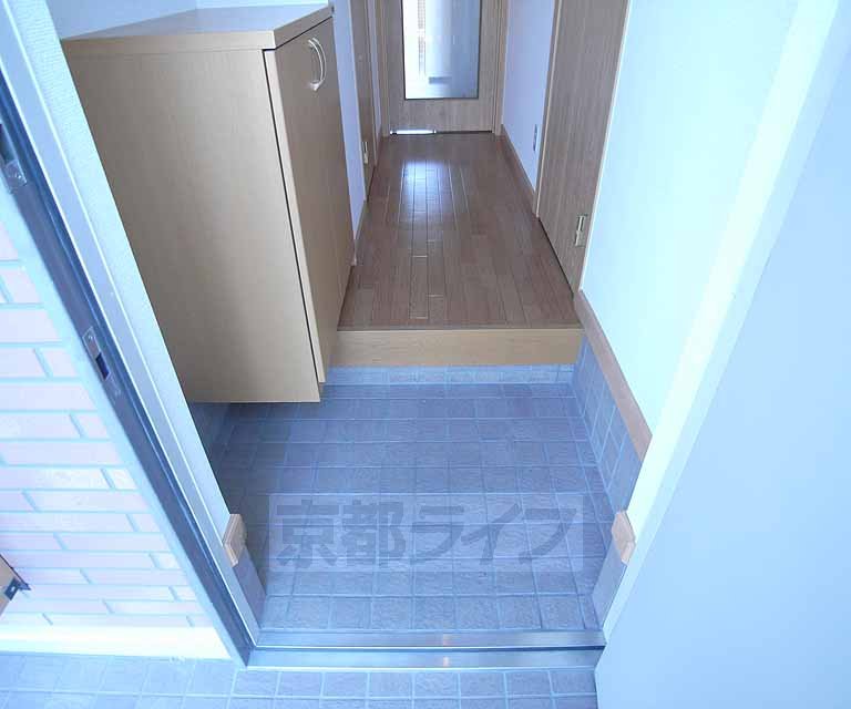 玄関　ゆったりとした玄関です。