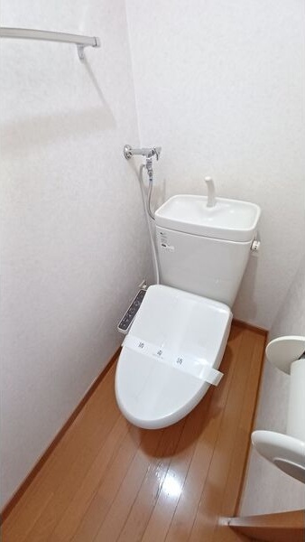 ＪＲ千歳線 上野幌駅 徒歩5分 3階建 築23年のトイレ写真