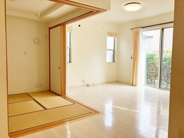 居室・リビング　開放感のあるゆったりとしたお部屋です♪