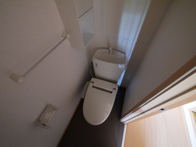 トイレ　清潔感のあるトイレです