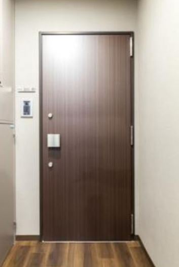 玄関　収納もある玄関です