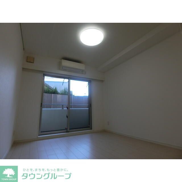 ガーデン用賀の居間写真