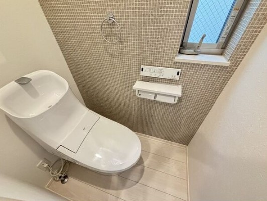 大喜新町3丁目貸家のトイレ写真