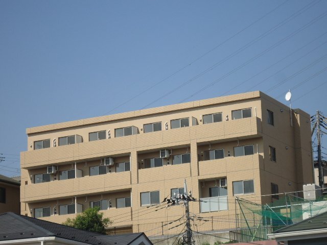 エントランス　外観写真（昼）