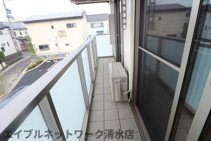 バルコニー　陽当たり良好なバルコニーです