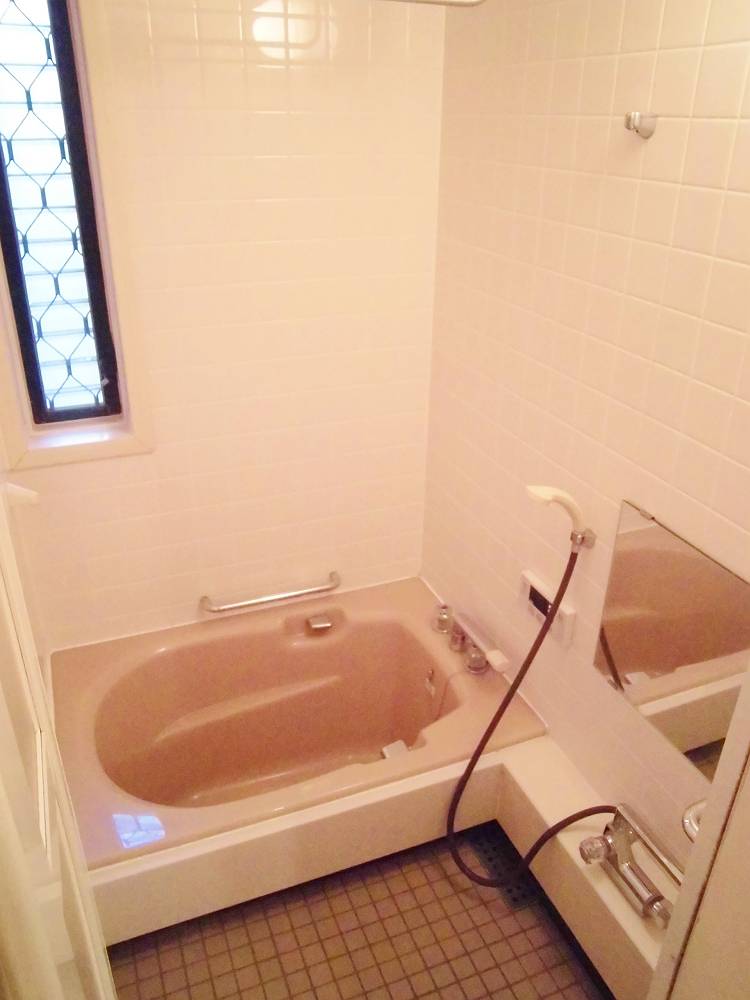 バス・シャワールーム　別の部屋の写真です。