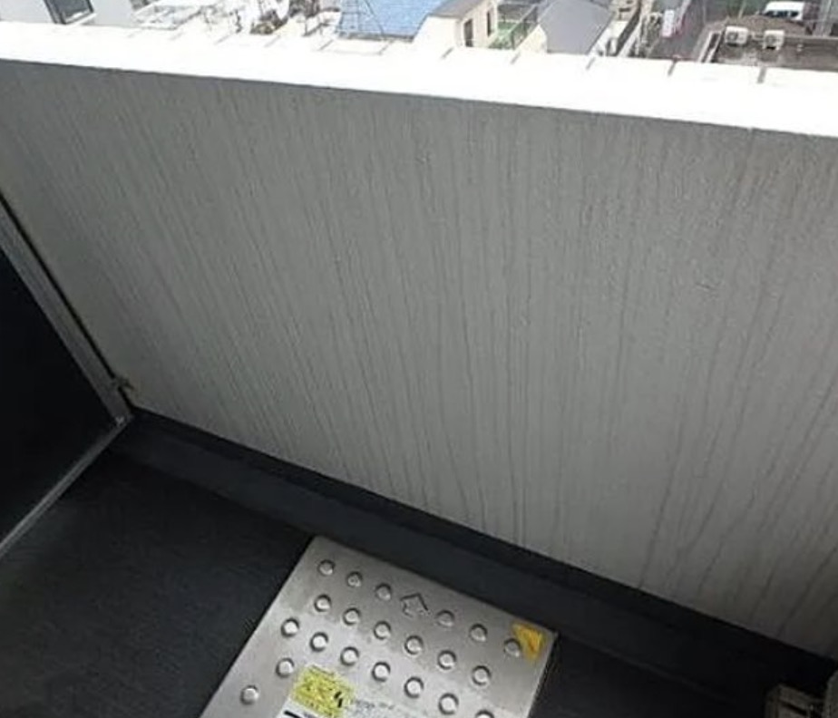 ベルグレードR385の内装写真