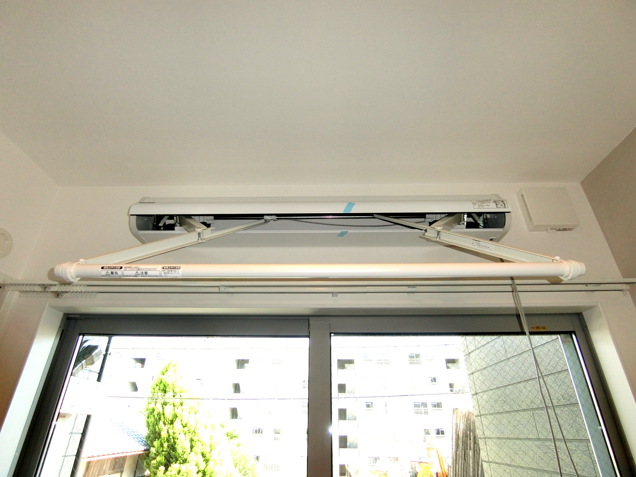 その他共有部分　室内洗濯物干しも完備しております。バルコニーもございます☆
