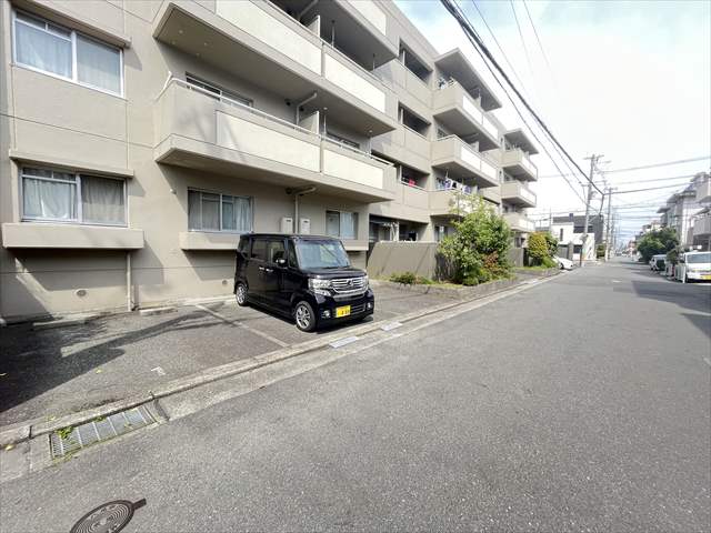 駐車場　駐車スペース