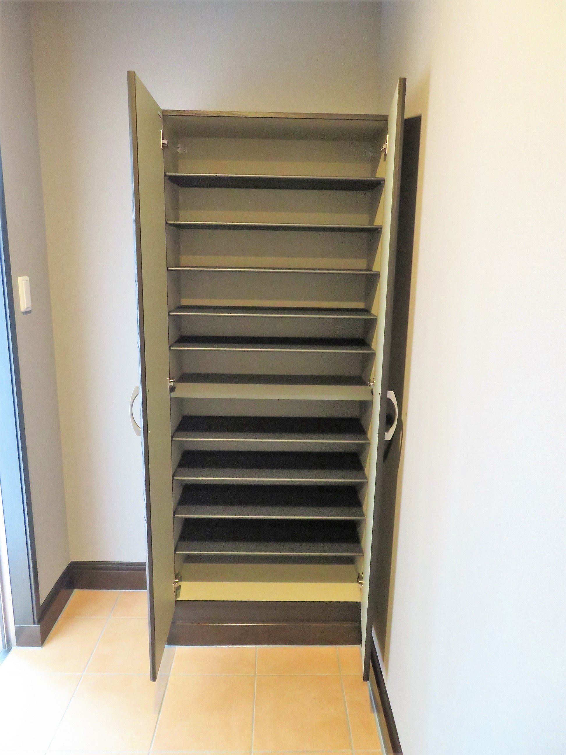 玄関　シューズボックス付き玄関です。