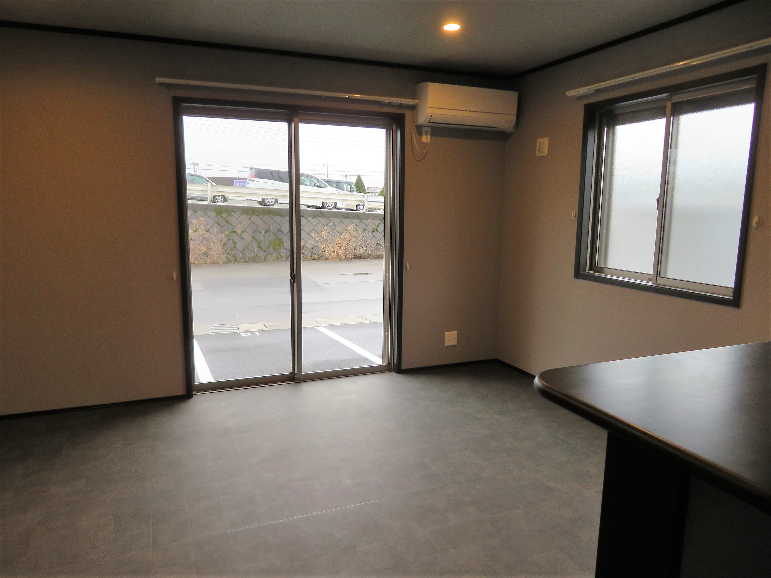 居室・リビング　12帖ある広々リビング。南向きで日当たり良好です。