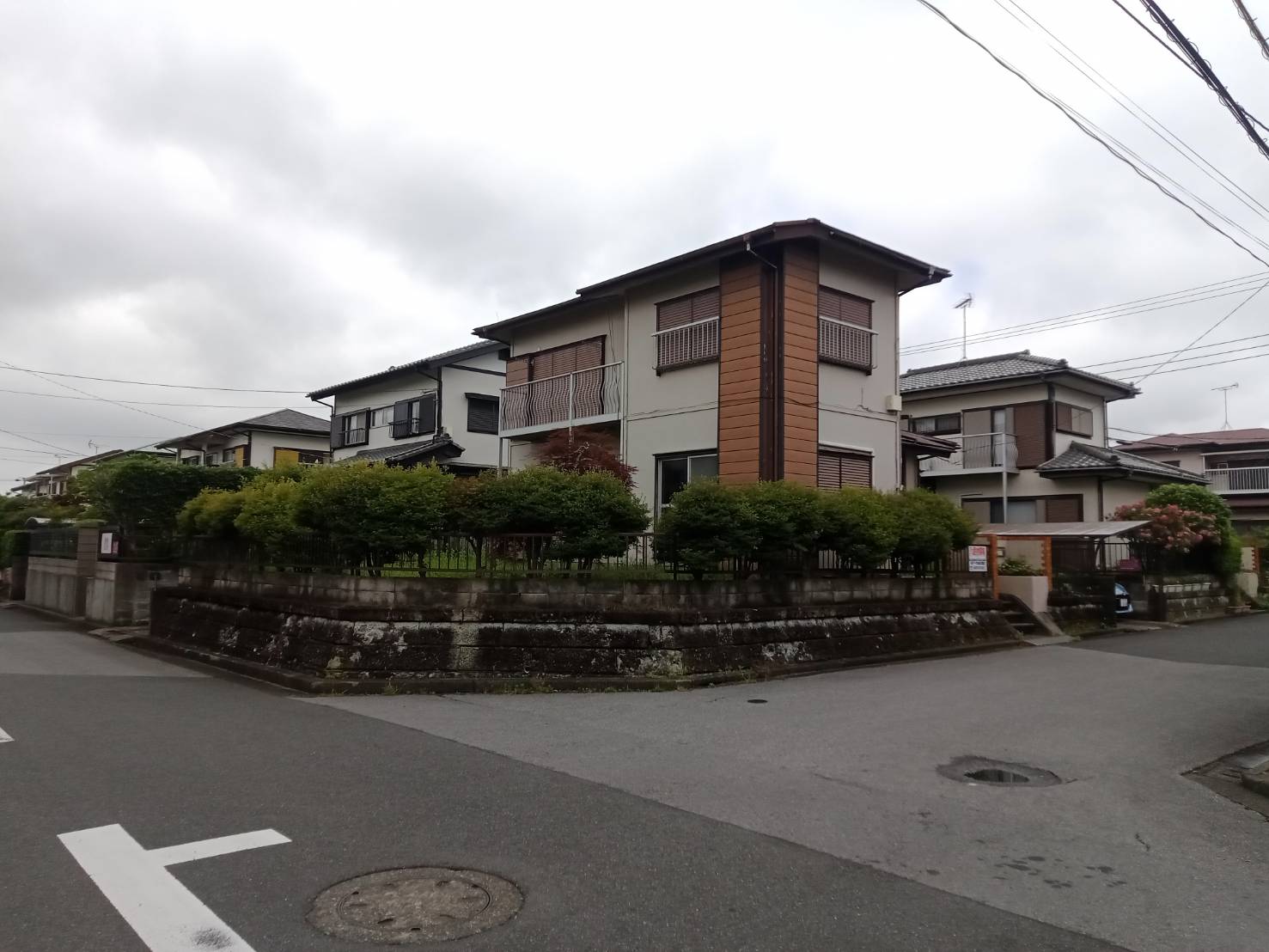 八幡台3丁目貸家の外観写真