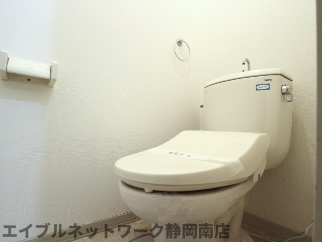 トイレ　落ち着いたトイレです
