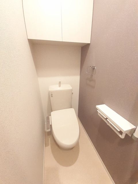【柏崎市三和町のアパートのトイレ】