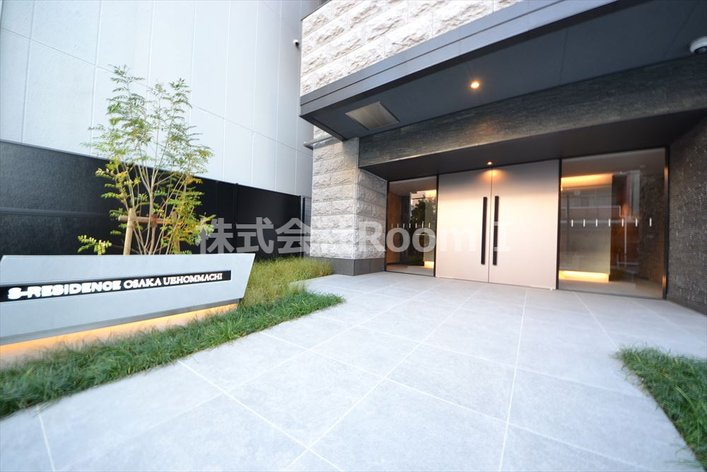 エントランス　建物の内部です