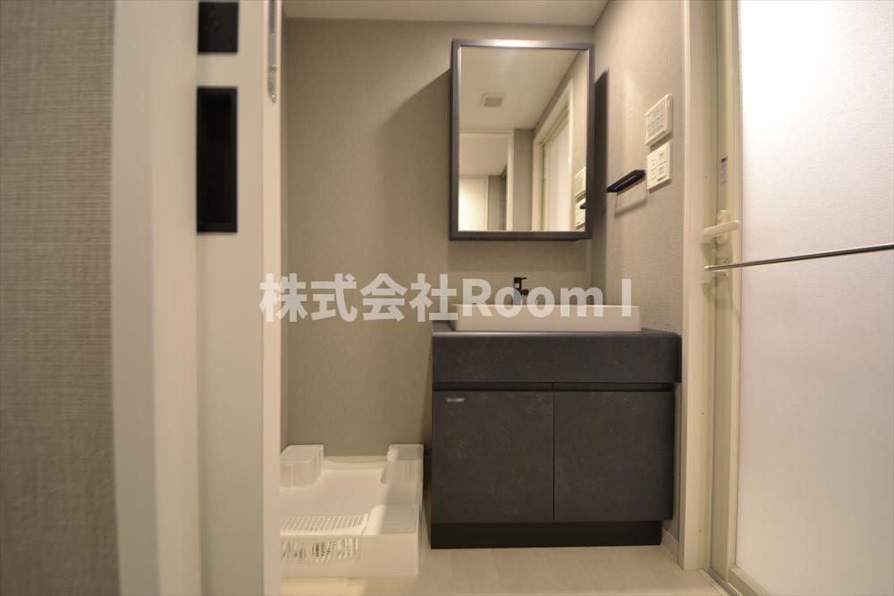 洗面設備　スペースが確保できる洗面所です