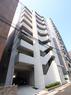 名古屋市名東区社が丘のマンションの建物外観