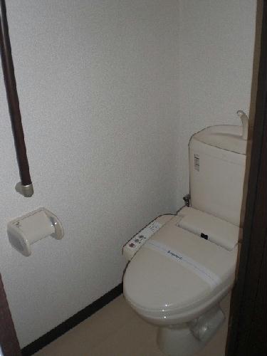 トイレ　温水洗浄便座有