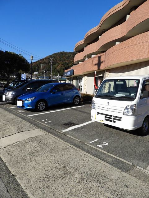 【広島市東区福田のマンションの駐車場】