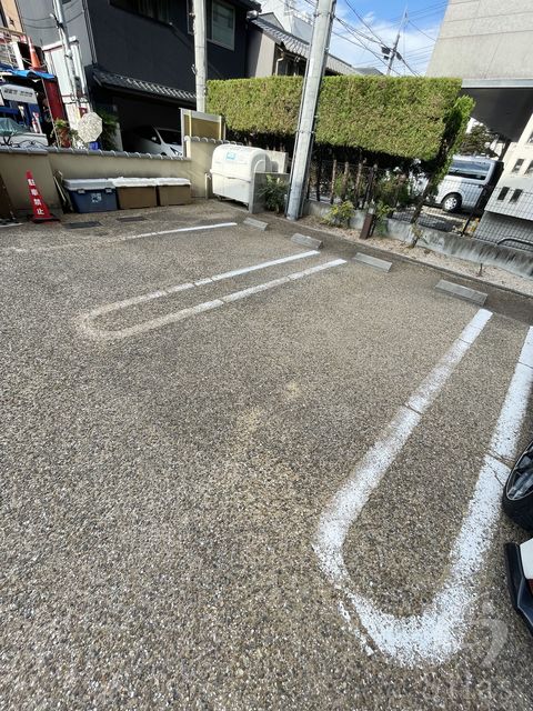 【ハンズレジデンス二条の駐車場】